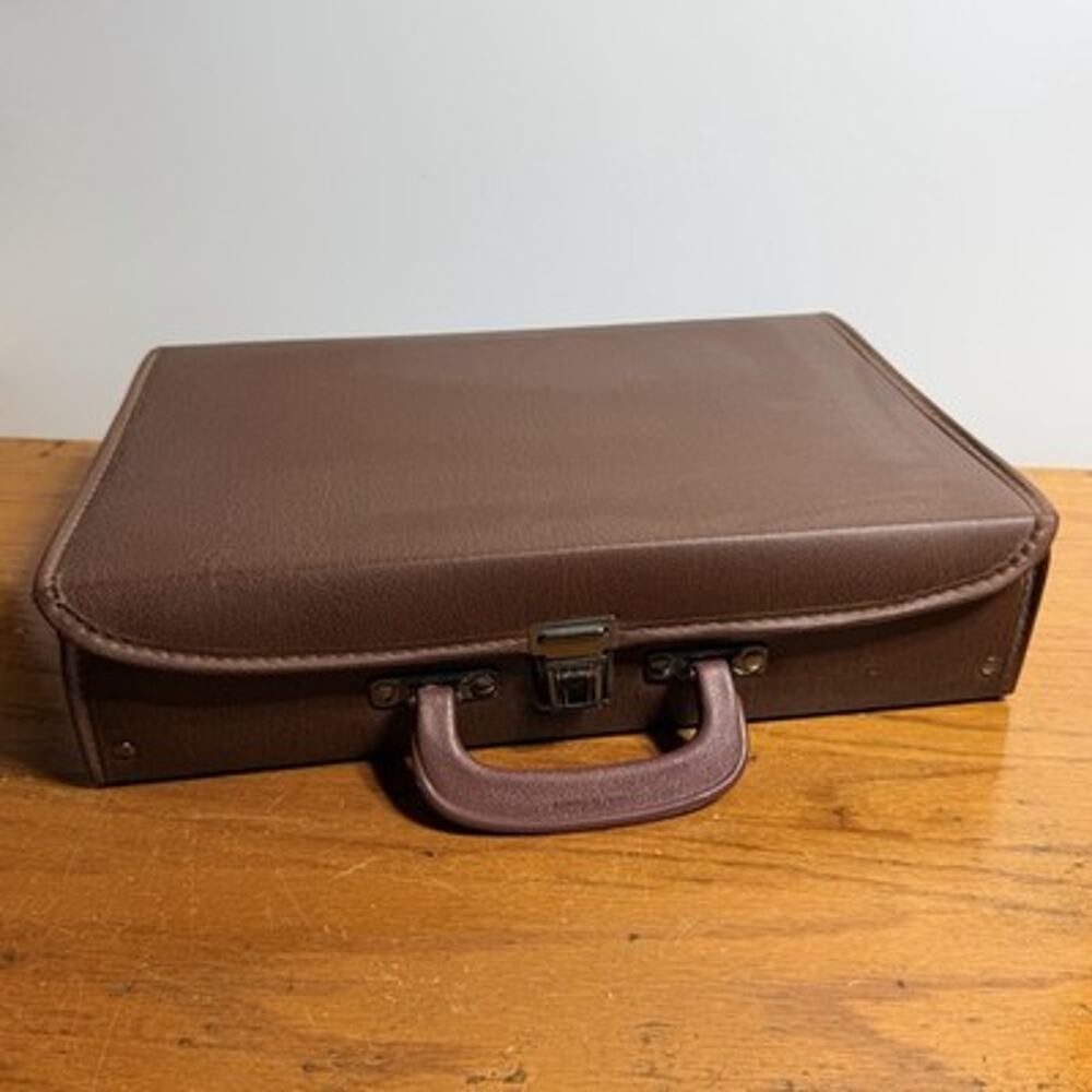 Vintage 30 Audio Cassette Tape Storage Holder BROWN Briefcase Carry Handle